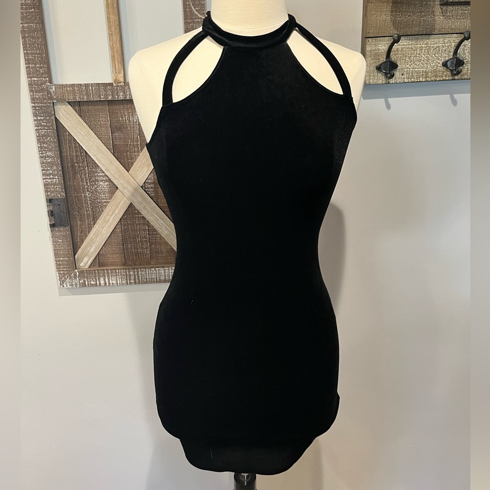 Sadie & Sage black velour dress